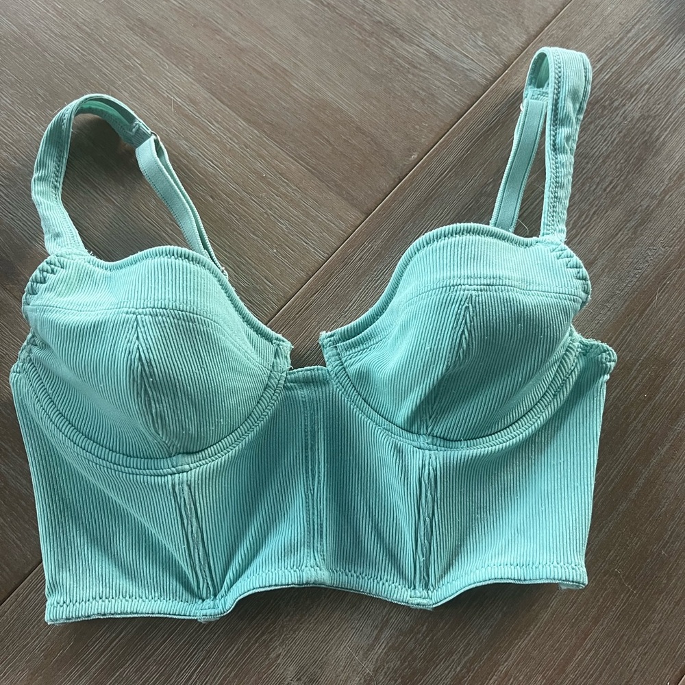 Cropped fitted top bustiers